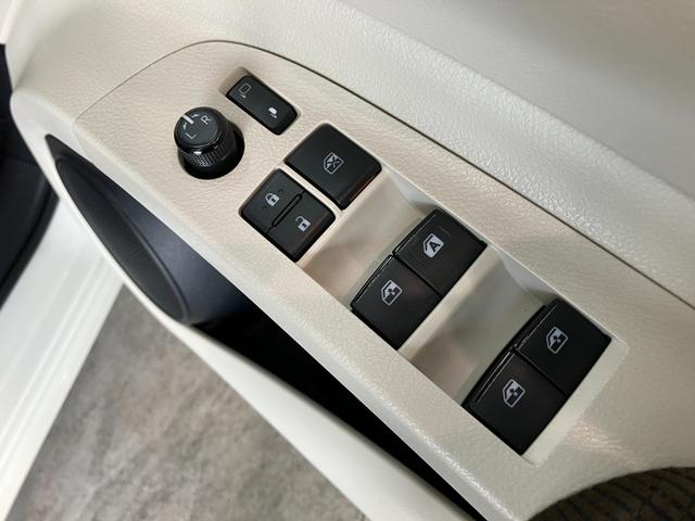 シエンタハイブリッドＧ　ワンセグナビ　バックカメラ　車検整備付トヨタセーフティセンス　ワンセグナビ　バックカメラ　Ｂｌｕｅｔｏｏｔｈ　ＥＴＣ　両側電動スライドドア　マニュアルレベリング　オートエアコン　電動格納式ミラー　スマートキー（滋賀県）の中古車