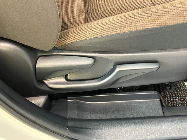 シエンタハイブリッドＧ　ワンセグナビ　バックカメラ　車検整備付トヨタセーフティセンス　ワンセグナビ　バックカメラ　Ｂｌｕｅｔｏｏｔｈ　ＥＴＣ　両側電動スライドドア　マニュアルレベリング　オートエアコン　電動格納式ミラー　スマートキー（滋賀県）の中古車