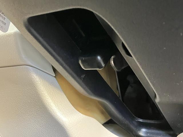 シエンタハイブリッドＧ　ワンセグナビ　バックカメラ　車検整備付トヨタセーフティセンス　ワンセグナビ　バックカメラ　Ｂｌｕｅｔｏｏｔｈ　ＥＴＣ　両側電動スライドドア　マニュアルレベリング　オートエアコン　電動格納式ミラー　スマートキー（滋賀県）の中古車