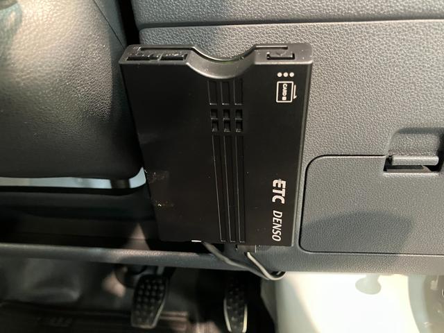 ハイゼットカーゴＤＸ　パートタイム４ＷＤ　ドラレコ　ＥＴＣ　キーレスパートタイム４ＷＤ　ＡＭ／ＦＭラジオ　ドラレコ　ＥＴＣ　キーレスエントリー　前席パワーウィンドウ　両側スライドドア（滋賀県）の中古車