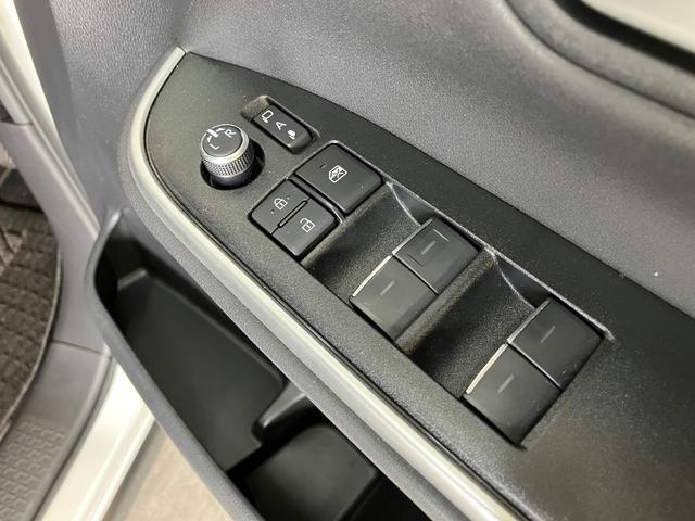 ヴォクシーＳ−Ｚ　１０型フルセグナビ　バックカメラ　レーダークルコン衝突被害軽減ブレーキ　１０．５型フルセグナビ　バックカメラ　Ｂｌｕｅｔｏｏｔｈ　ＵＳＢ　両側パワスラ　ドラレコ　左側ユニバーサルステップ　レーダークルーズコントロール　シートヒーター　ダブルエアコン（滋賀県）の中古車