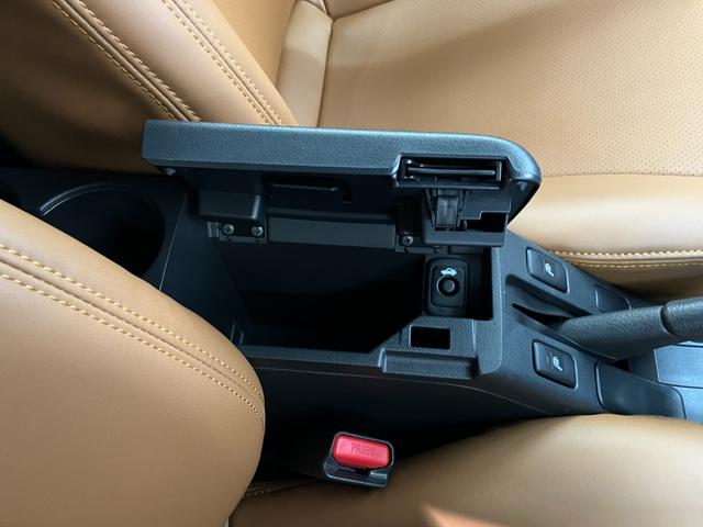 コペンクーペ　５ＭＴ　９型ナビ　ＢＢＳアルミ　ＨＫＳマフラー５ＭＴ　　ＢＢＳアルミ　ＭＯＭＯ製本革ハンドル　フロントスーパーＬＳＤ　９型フローティングナビ　フルセグ　ＤＶＤ　Ｂｌｕｅｔｏｏｔｈ　ＵＳＢ　ＬＥＤ　シートヒーター　シートカバー　ＨＫＳマフラー（滋賀県）の中古車