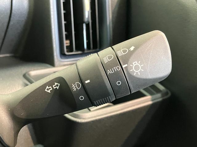 タントカスタムＲＳ　ターボ　両側電動スライドドア　届出済未使用車衝突被害軽減ブレーキ　コーナーセンサー　ターボ　バックカメラ（ナビ装着時用）　両側電動スライドドア　前席シートヒーター　電動パーキングブレーキ　ＬＥＤ　オートライト　オートエアコン　スマートキー（滋賀県）の中古車