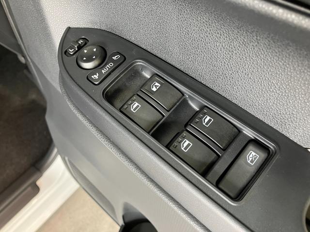 タントＸ　左側電動スライドドア　シートヒーター　届出済未使用車衝突被害軽減ブレーキ　コーナーセンサー　バックカメラ（ナビ装着時用）　左側電動スライドドア　前席シートヒーター　電動パーキングブレーキ　ＬＥＤ　オートライト　オートエアコン　スマートキー　エコアイドル（滋賀県）の中古車