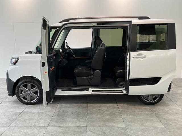 タントファンクロスターボ　ディスプレイオーディオ　届出済未使用車衝突被害軽減ブレーキ　　コーナーセンサー　９型ディスプレイオーディオ　フルセグ　Ｂｌｕｅｔｏｏｔｈ　ＵＳＢ　バックカメラ　両側電動スライドドア　前席シートヒーター　ＬＥＤ　オートライト　スマートキー（滋賀県）の中古車