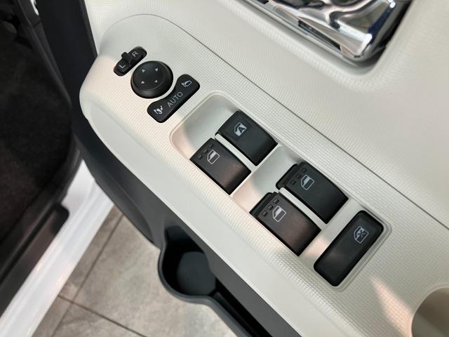 ムーヴキャンバスストライプスＧ　両側電動スライドドア　ＬＥＤ　届出済未使用車衝突被害軽減ブレーキ　コーナーセンサー　バックカメラ（ナビ装着時用）　両側電動スライドドア　前席シートヒーター　電動パーキングブレーキ　ＬＥＤ　オートライト　オートエアコン　スマートキー　エコアイドル（滋賀県）の中古車