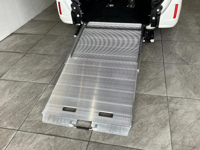 ノアＸ車いす仕様車スロープタイプ１　フルセグナビ　バックカメラ福祉車両　トヨタセーフティセンス　９型フルセグナビ　バックカメラ　ＥＴＣ　前後ドラレコ　ＤＶＤ再生　Ｂｌｕｅｔｏｏｔｈ　ＵＳＢ　クルーズコントロール　両側電動スライドドア　ダブルエアコン　スマートキー（滋賀県）の中古車