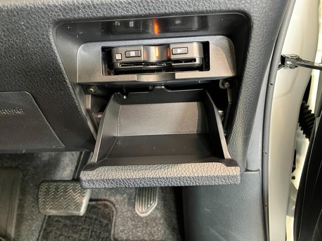ノアＸ車いす仕様車スロープタイプ１　フルセグナビ　バックカメラ福祉車両　トヨタセーフティセンス　９型フルセグナビ　バックカメラ　ＥＴＣ　前後ドラレコ　ＤＶＤ再生　Ｂｌｕｅｔｏｏｔｈ　ＵＳＢ　クルーズコントロール　両側電動スライドドア　ダブルエアコン　スマートキー（滋賀県）の中古車