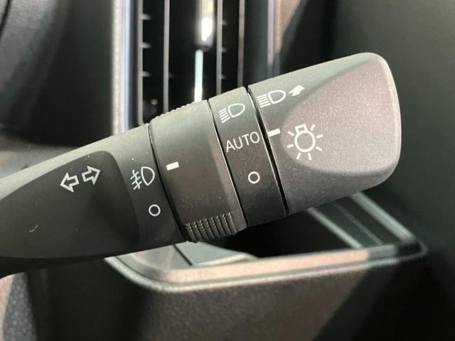 タントカスタムＲＳ　ターボ　両側電動スライドドア　届出済未使用車衝突被害軽減ブレーキ　コーナーセンサー　ターボ　バックカメラ（ナビ装着時用）　両側電動スライドドア　前席シートヒーター　電動パーキングブレーキ　ＬＥＤ　オートライト　オートエアコン　スマートキー（滋賀県）の中古車