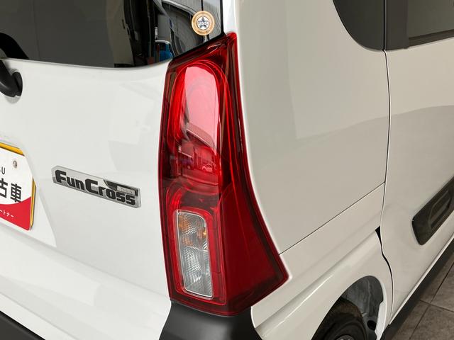 タントファンクロス　両側電動スライドドア　シートヒーター　ＬＥＤ衝突被害軽減ブレーキ　コーナーセンサー　バックカメラ（ナビ装着時用）　両側電動スライドドア　前席シートヒーター　電動パーキングブレーキ　ＬＥＤ　オートライト　オートエアコン　スマートキー　エコアイドル（滋賀県）の中古車