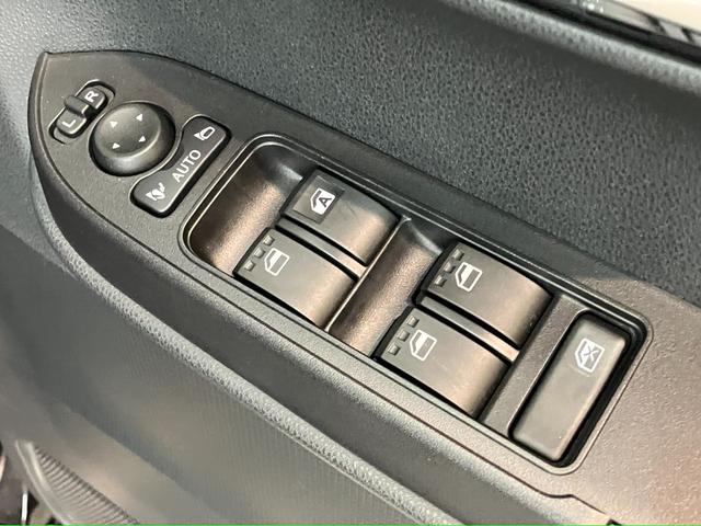 タントカスタムＲＳ　ターボ　両側電動スライドドア　車検整備付衝突被害軽減ブレーキ　コーナーセンサー　ターボ　バックカメラ（ナビ装着時用）　両側電動スライドドア　前席シートヒーター　電動パーキングブレーキ　ＬＥＤ　オートライト　オートエアコン　スマートキー（滋賀県）の中古車