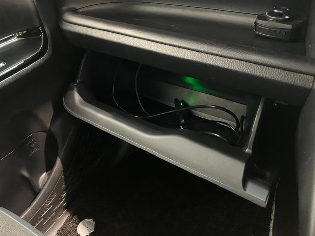 ノアハイブリッドＳｉ　ＷｘＢ２　９型フルセグナビ　前後ドラレコトヨタセーフティセンス　フルセグナビ　ＤＶＤ　Ｂｌｕｅｔｏｏｔｈ　ＵＳＢ　ＥＴＣ　デジタルインナーミラー機能付き社外前後ドラレコ　両側パワスラ　クルーズコントロール　シートヒーター　コーナーセンサー（滋賀県）の中古車