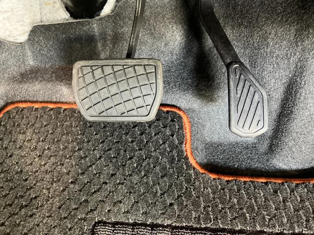 タントファンクロスターボ　１０型フルセグナビ　パノラマカメラ衝突被害軽減ブレーキ　コーナーセンサー　１０型フルセグナビ　Ｂｌｕｅｔｏｏｔｈ　ＤＶＤ　ＵＳＢ　パノラマカメラ　両側パワスラ　前席シートヒーター　ＬＥＤ　オートライト　レーダークルコン　スマートキー（滋賀県）の中古車