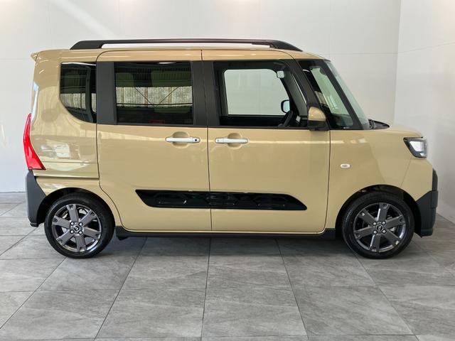 タントファンクロスターボ　ディスプレイオーディオ　届出済未使用車衝突被害軽減ブレーキ　コーナーセンサー　９型ディスプレイオーディオ　フルセグ　Ｂｌｕｅｔｏｏｔｈ　ＵＳＢ　バックカメラ　両側電動スライドドア　前席シートヒーター　ＬＥＤ　オートライト　スマートキー（滋賀県）の中古車