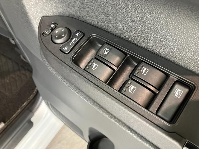 タントカスタムＲＳ　ターボ　９型ディスプレイオーディオ　フルセグ衝突被害軽減ブレーキ　コーナーセンサー　ターボ　９型ディスプレイオーディオ　フルセグ　バックカメラ　Ｂｌｕｅｔｏｏｔｈ　ＵＳＢ　両側電動スライドドア　前席シートヒーター　電動パーキングブレーキ　ＬＥＤ（滋賀県）の中古車