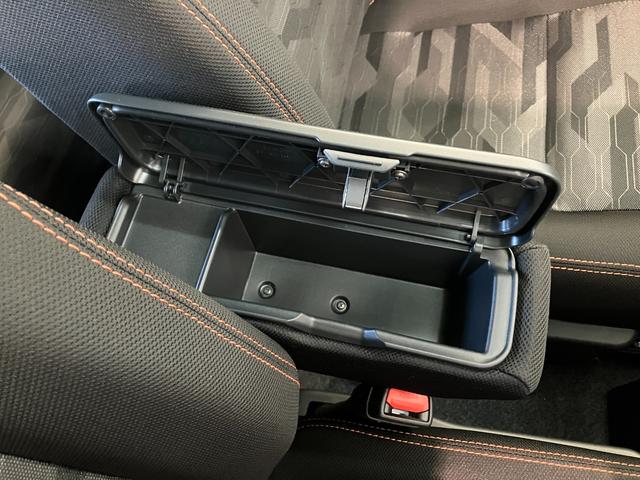 タフトＧ　レーダークルコン　シートヒーター　届出済未使用車衝突被害軽減ブレーキ　コーナーセンサー　バックカメラ（ナビ装着時用）　前席シートヒーター　電動パーキング　スカイフィールトップ　ＬＥＤ　オートライト　スマートキー　レーダクルーズコントロール（滋賀県）の中古車
