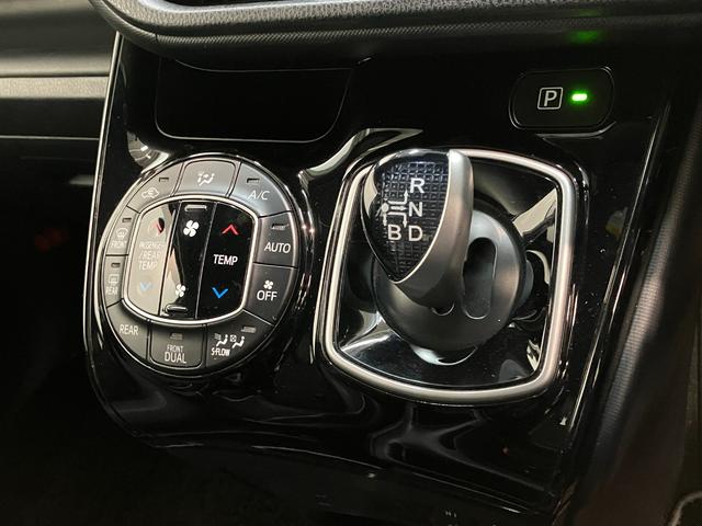 ノアハイブリッドSi WxB2 ナビ バックカメラ クルコントヨタセーフティセンス コーナーセンサー フルセグナビ バックカメラ Bluetooth USB ドラレコ クルコン シートヒーター 両側パワスラ スマートキー BBS製アルミ モデリスタエアロ(滋賀県)の中古車