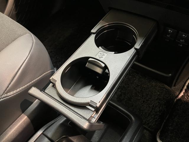 ノアハイブリッドSi WxB2 ナビ バックカメラ クルコントヨタセーフティセンス コーナーセンサー フルセグナビ バックカメラ Bluetooth USB ドラレコ クルコン シートヒーター 両側パワスラ スマートキー BBS製アルミ モデリスタエアロ(滋賀県)の中古車