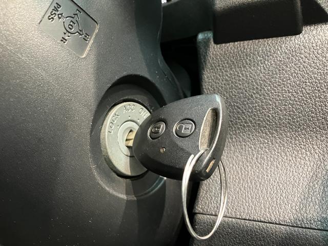 ハイゼットカーゴＤＸ　４ＷＤ　ＣＶＴ　コーナーセンサー　キーレス　車検整備付衝突被害軽減ブレーキ　スマアシ　コーナーセンサー　キーレス　前席パワーウインドウ　ＡＭ／ＦＭステレオ　両側スライドドア　パートタイム４ＷＤ　ＣＶＴ車（滋賀県）の中古車