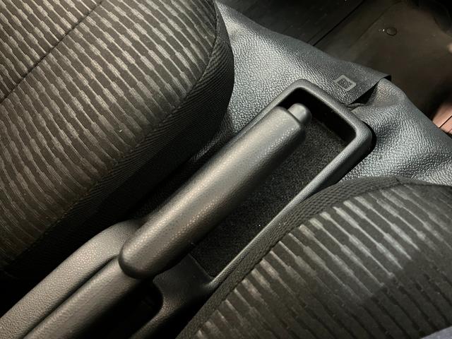 ハイゼットカーゴＤＸ　４ＷＤ　ＣＶＴ　コーナーセンサー　キーレス　車検整備付衝突被害軽減ブレーキ　スマアシ　コーナーセンサー　キーレス　前席パワーウインドウ　ＡＭ／ＦＭステレオ　両側スライドドア　パートタイム４ＷＤ　ＣＶＴ車（滋賀県）の中古車