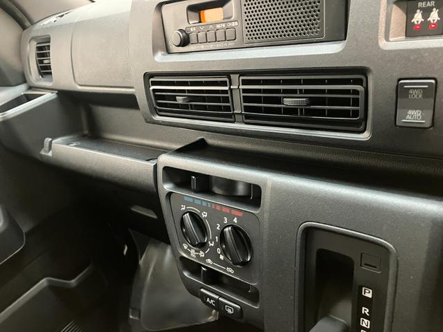 ハイゼットカーゴＤＸ　４ＷＤ　ＣＶＴ　コーナーセンサー　キーレス　車検整備付衝突被害軽減ブレーキ　スマアシ　コーナーセンサー　キーレス　前席パワーウインドウ　ＡＭ／ＦＭステレオ　両側スライドドア　パートタイム４ＷＤ　ＣＶＴ車（滋賀県）の中古車