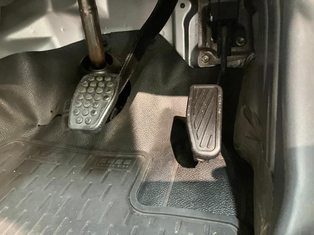 ハイゼットカーゴＤＸ　４ＷＤ　ＣＶＴ　コーナーセンサー　キーレス　車検整備付衝突被害軽減ブレーキ　スマアシ　コーナーセンサー　キーレス　前席パワーウインドウ　ＡＭ／ＦＭステレオ　両側スライドドア　パートタイム４ＷＤ　ＣＶＴ車（滋賀県）の中古車