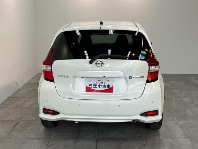 ノートe−パワーX フルセグナビ パノラマカメラ ドラレコ日産マルチセンシングカメラ フルセグナビ パノラマカメラ ドラレコ DVD再生 Bluetooth スマートキー オートエアコン オートライト 電動格納式ミラー デジタルインナーミラー(滋賀県)の中古車