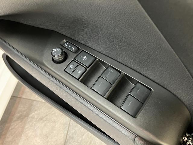アルティスＧ　９型フルセグナビ　Ｐカメラ　ドラレコ　レーダークルコンＴＳＳ　コーナーセンサー　９型フルセグナビ　パノラマカメラ　Ｂｌｕｅｔｏｏｔｈ　ドラレコ　クルーズコントロール　シートヒーター　ＬＥＤ　スマートキー　パワーシート　オートエアコン（滋賀県）の中古車
