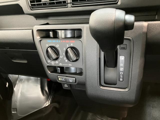 ハイゼットカーゴスペシャル　ＣＶＴ車　前席パワーウインドウ　届出済未使用車衝突被害軽減ブレーキ　スマアシ　コーナーセンサー　前席パワーウインドウ　オートライト　マニュアルレベリング　両側スライドドア（滋賀県）の中古車