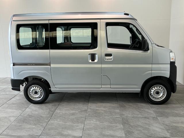 ハイゼットカーゴスペシャル　ＣＶＴ車　前席パワーウインドウ　届出済未使用車衝突被害軽減ブレーキ　スマアシ　コーナーセンサー　前席パワーウインドウ　オートライト　マニュアルレベリング　両側スライドドア（滋賀県）の中古車