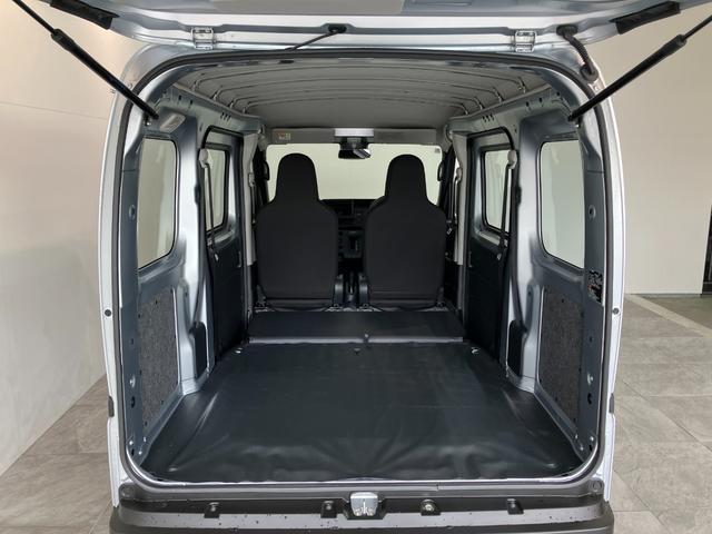 ハイゼットカーゴスペシャル　ＣＶＴ車　前席パワーウインドウ　届出済未使用車衝突被害軽減ブレーキ　スマアシ　コーナーセンサー　前席パワーウインドウ　オートライト　マニュアルレベリング　両側スライドドア（滋賀県）の中古車