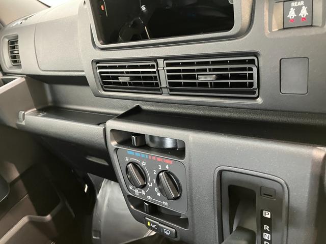 ハイゼットカーゴスペシャル　ＣＶＴ車　前席パワーウインドウ　届出済未使用車衝突被害軽減ブレーキ　スマアシ　コーナーセンサー　前席パワーウインドウ　オートライト　マニュアルレベリング　両側スライドドア（滋賀県）の中古車