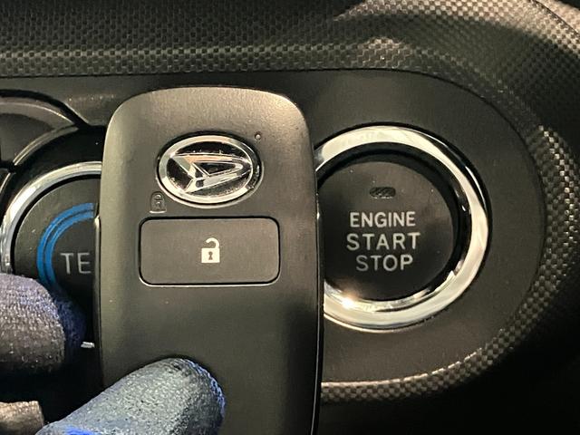 ロッキープレミアム　９型ナビ　パノラマカメラ　ドラレコ　車検整備付衝突被害軽減ブレーキ　コーナーセンサー　９型フルセグナビ　パノラマカメラ　ＤＶＤ再生　Ｂｌｕｅｔｏｏｔｈ　ＵＳＢ　前後ドラレコ　ＥＴＣ　前席シートヒーター　ＬＥＤ　レーダークルコン　オートエアコン（滋賀県）の中古車