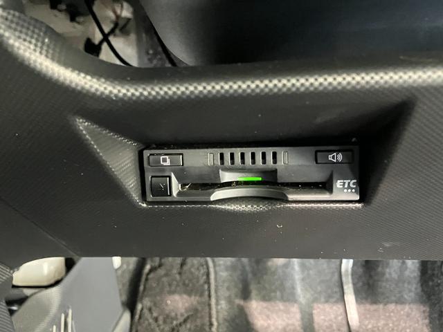 ロッキープレミアム　９型ナビ　パノラマカメラ　ドラレコ　車検整備付衝突被害軽減ブレーキ　コーナーセンサー　９型フルセグナビ　パノラマカメラ　ＤＶＤ再生　Ｂｌｕｅｔｏｏｔｈ　ＵＳＢ　前後ドラレコ　ＥＴＣ　前席シートヒーター　ＬＥＤ　レーダークルコン　オートエアコン（滋賀県）の中古車