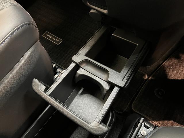 ヴォクシーＳ−Ｚ　前後ドラレコ　クルーズコントロール　シートヒータートヨタセーフティセンス　コーナーセンサー　前後ドラレコ　ＥＴＣ　Ｂｌｕｅｔｏｏｔｈ　レーダークルコン　シートヒーター　両側電動スライドドア　ＬＥＤ　オートライト　ダブルエアコン　スマートキー（滋賀県）の中古車