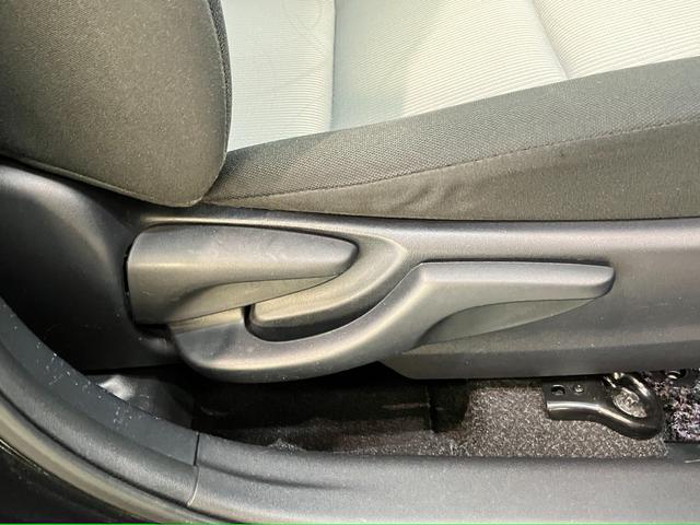 アクアＳ　フルセグナビ　バックカメラ　前後ドラレコ　車検整備付フルセグナビ　バックカメラ　ＥＴＣ　前後ドラレコ　ＤＶＤ　ＵＳＢ　オートライト　オートエアコン　スマートキー　電動格納式ミラー　ハイブリッド車（滋賀県）の中古車