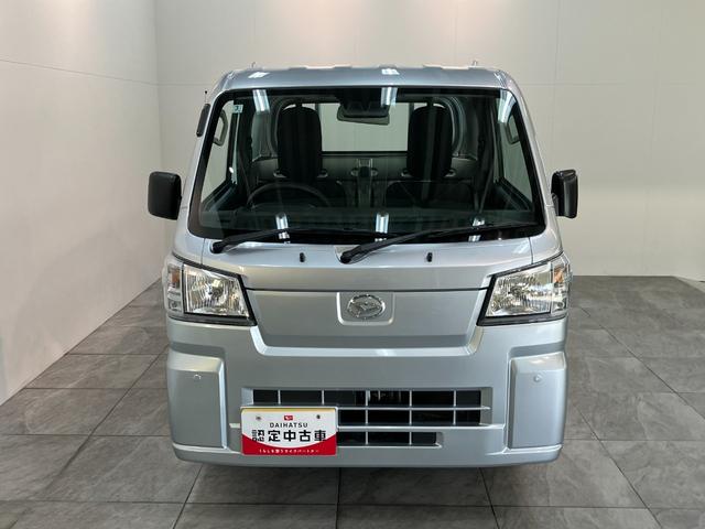 ハイゼットトラックスタンダード　５ＭＴ　パートタイム４ＷＤ　届出済未使用車衝突被害軽減ブレーキ　コーナーセンサー　パートタイム４ＷＤ　ＡＭ／ＦＭラジオ　マニュアルエアコン　マニュアルレベリング　オートライト（滋賀県）の中古車