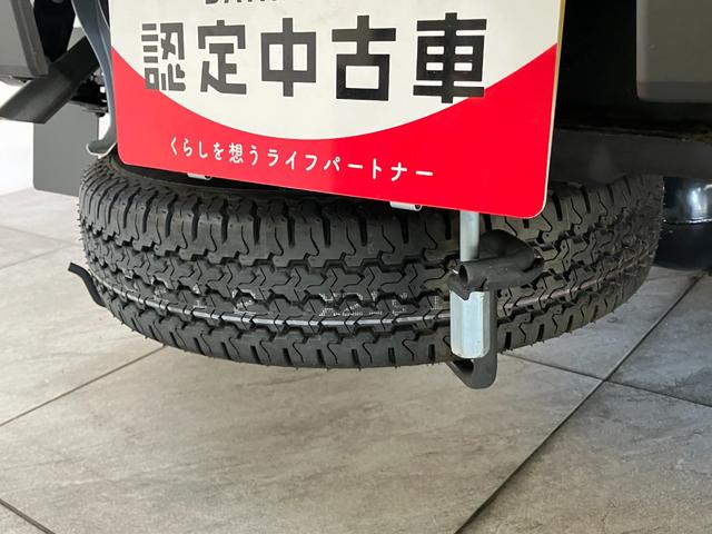 ハイゼットトラックスタンダード　５ＭＴ　パートタイム４ＷＤ　届出済未使用車衝突被害軽減ブレーキ　コーナーセンサー　パートタイム４ＷＤ　ＡＭ／ＦＭラジオ　マニュアルエアコン　マニュアルレベリング　オートライト（滋賀県）の中古車