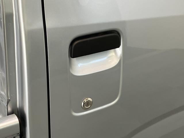 ハイゼットトラックスタンダード　５ＭＴ　パートタイム４ＷＤ　届出済未使用車衝突被害軽減ブレーキ　コーナーセンサー　パートタイム４ＷＤ　ＡＭ／ＦＭラジオ　マニュアルエアコン　マニュアルレベリング　オートライト（滋賀県）の中古車