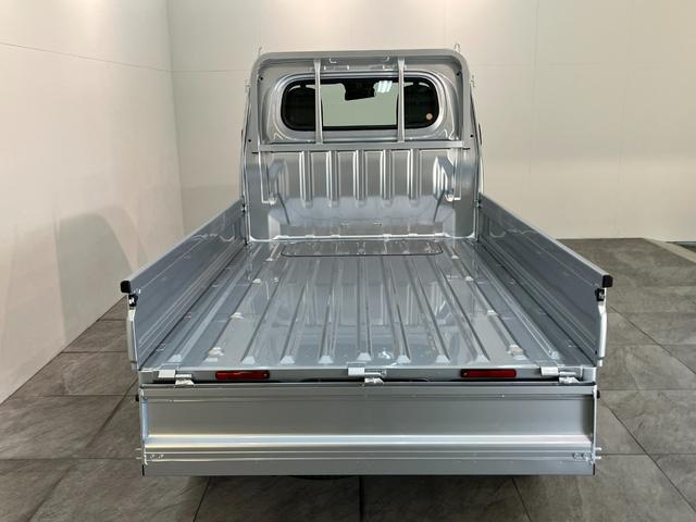 ハイゼットトラックスタンダード　５ＭＴ　パートタイム４ＷＤ　届出済未使用車衝突被害軽減ブレーキ　コーナーセンサー　パートタイム４ＷＤ　ＡＭ／ＦＭラジオ　マニュアルエアコン　マニュアルレベリング　オートライト（滋賀県）の中古車