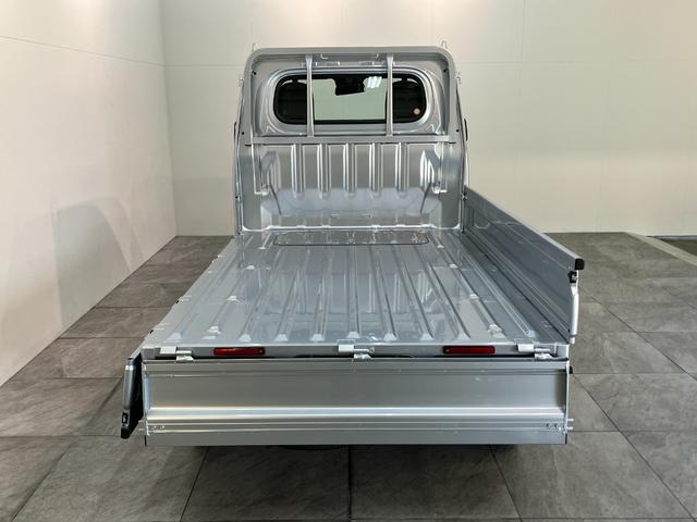 ハイゼットトラックスタンダード　５ＭＴ　パートタイム４ＷＤ　届出済未使用車衝突被害軽減ブレーキ　コーナーセンサー　パートタイム４ＷＤ　ＡＭ／ＦＭラジオ　マニュアルエアコン　マニュアルレベリング　オートライト（滋賀県）の中古車