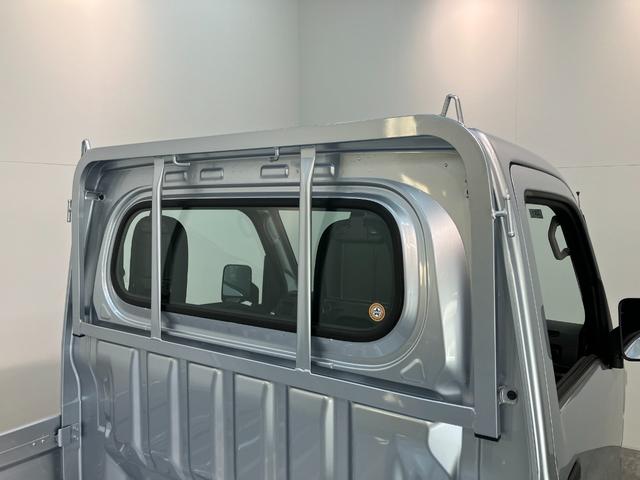 ハイゼットトラックスタンダード　５ＭＴ　パートタイム４ＷＤ　届出済未使用車衝突被害軽減ブレーキ　コーナーセンサー　パートタイム４ＷＤ　ＡＭ／ＦＭラジオ　マニュアルエアコン　マニュアルレベリング　オートライト（滋賀県）の中古車