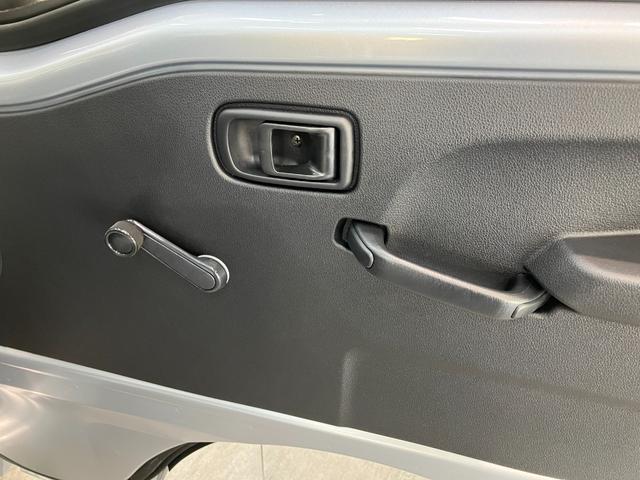 ハイゼットトラックスタンダード　５ＭＴ　パートタイム４ＷＤ　届出済未使用車衝突被害軽減ブレーキ　コーナーセンサー　パートタイム４ＷＤ　ＡＭ／ＦＭラジオ　マニュアルエアコン　マニュアルレベリング　オートライト（滋賀県）の中古車