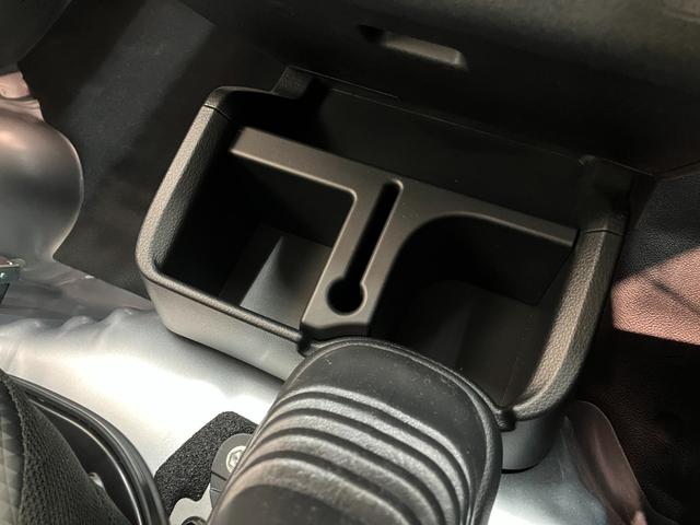 ハイゼットトラックスタンダード　５ＭＴ　パートタイム４ＷＤ　届出済未使用車衝突被害軽減ブレーキ　コーナーセンサー　パートタイム４ＷＤ　ＡＭ／ＦＭラジオ　マニュアルエアコン　マニュアルレベリング　オートライト（滋賀県）の中古車