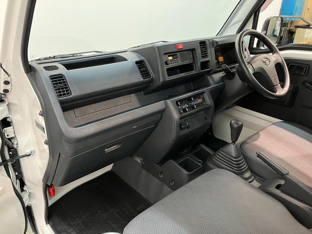 ハイゼットトラックスタンダード　５ＭＴ　４ＷＤ　キーレス　パワーウインドウパートタイム４ＷＤ　ＡＭ／ＦＭラジオ　マニュアルエアコン　マニュアルレベリング　キーレスエントリー　パワーウインドウ　５速マニュアルミッション車　タイヤ４本新品交換済み（滋賀県）の中古車