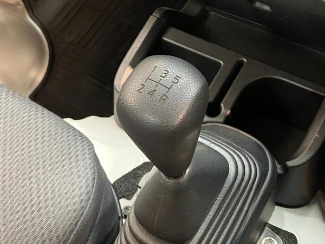 ハイゼットトラックスタンダード　５ＭＴ　４ＷＤ　キーレス　パワーウインドウパートタイム４ＷＤ　ＡＭ／ＦＭラジオ　マニュアルエアコン　マニュアルレベリング　キーレスエントリー　パワーウインドウ　５速マニュアルミッション車　タイヤ４本新品交換済み（滋賀県）の中古車