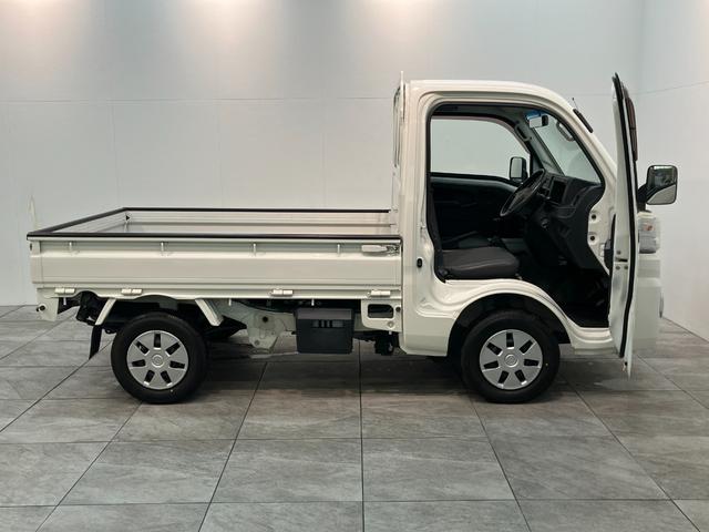 ハイゼットトラックスタンダード　５ＭＴ　４ＷＤ　キーレス　パワーウインドウパートタイム４ＷＤ　ＡＭ／ＦＭラジオ　マニュアルエアコン　マニュアルレベリング　キーレスエントリー　パワーウインドウ　５速マニュアルミッション車　タイヤ４本新品交換済み（滋賀県）の中古車