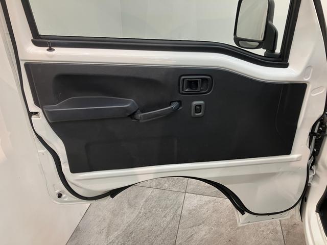 ハイゼットトラックスタンダード　５ＭＴ　４ＷＤ　キーレス　パワーウインドウパートタイム４ＷＤ　ＡＭ／ＦＭラジオ　マニュアルエアコン　マニュアルレベリング　キーレスエントリー　パワーウインドウ　５速マニュアルミッション車　タイヤ４本新品交換済み（滋賀県）の中古車