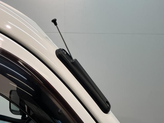 ハイゼットトラックスタンダード　５ＭＴ　４ＷＤ　キーレス　パワーウインドウパートタイム４ＷＤ　ＡＭ／ＦＭラジオ　マニュアルエアコン　マニュアルレベリング　キーレスエントリー　パワーウインドウ　５速マニュアルミッション車　タイヤ４本新品交換済み（滋賀県）の中古車