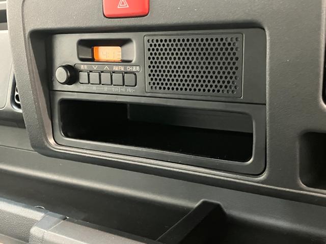 ハイゼットトラックスタンダード　５ＭＴ　４ＷＤ　キーレス　パワーウインドウパートタイム４ＷＤ　ＡＭ／ＦＭラジオ　マニュアルエアコン　マニュアルレベリング　キーレスエントリー　パワーウインドウ　５速マニュアルミッション車　タイヤ４本新品交換済み（滋賀県）の中古車